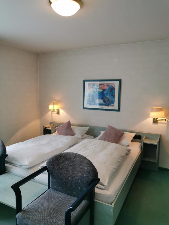 Hotel Deutsches Haus บัดบรึคเคนเนา ภายนอก รูปภาพ