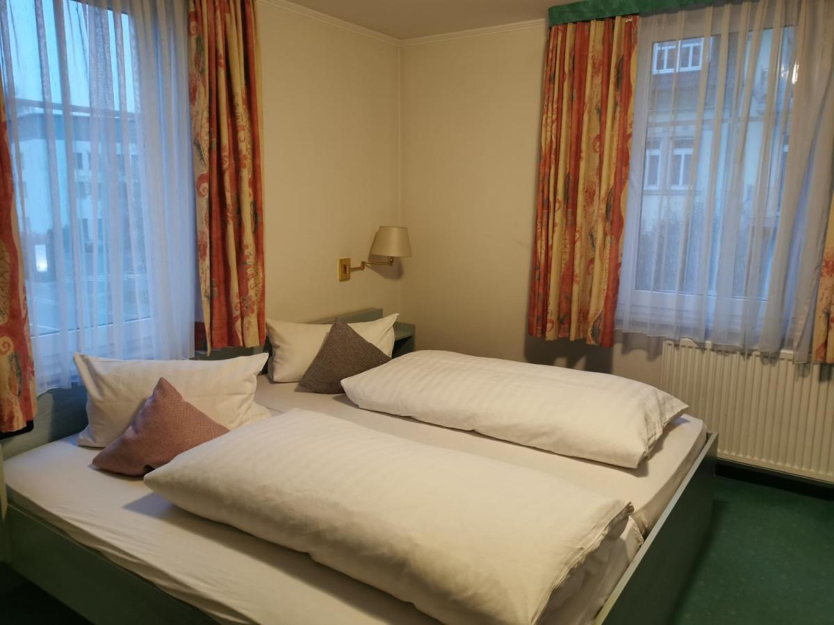 Hotel Deutsches Haus บัดบรึคเคนเนา ภายนอก รูปภาพ