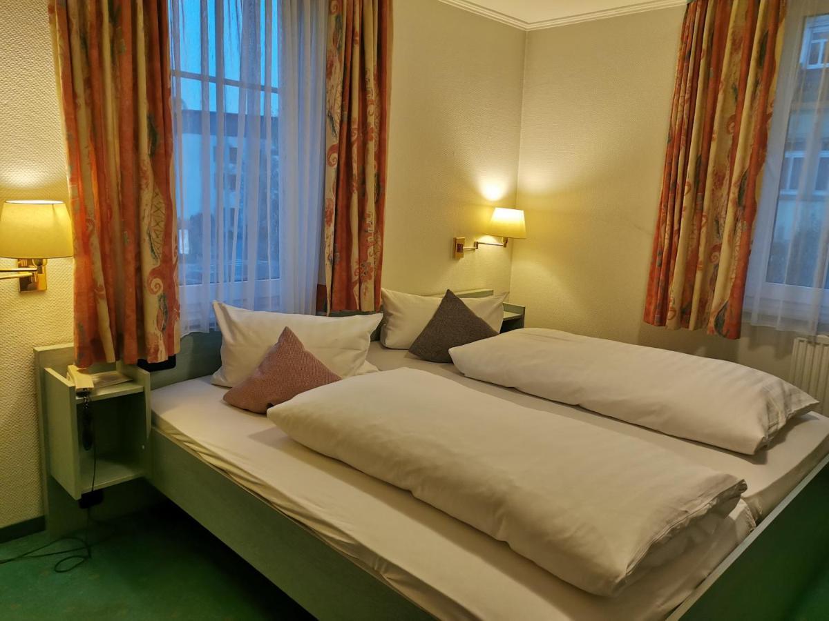 Hotel Deutsches Haus บัดบรึคเคนเนา ภายนอก รูปภาพ