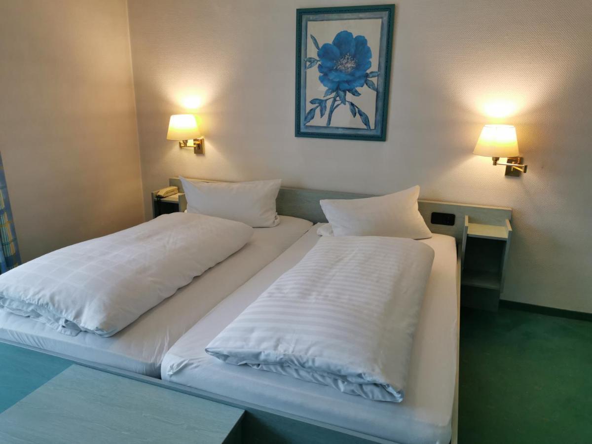 Hotel Deutsches Haus บัดบรึคเคนเนา ภายนอก รูปภาพ
