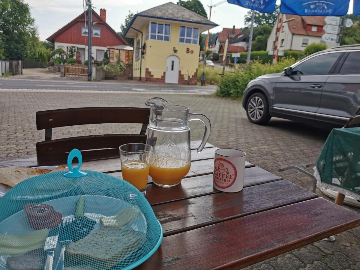 Hotel Deutsches Haus บัดบรึคเคนเนา ภายนอก รูปภาพ