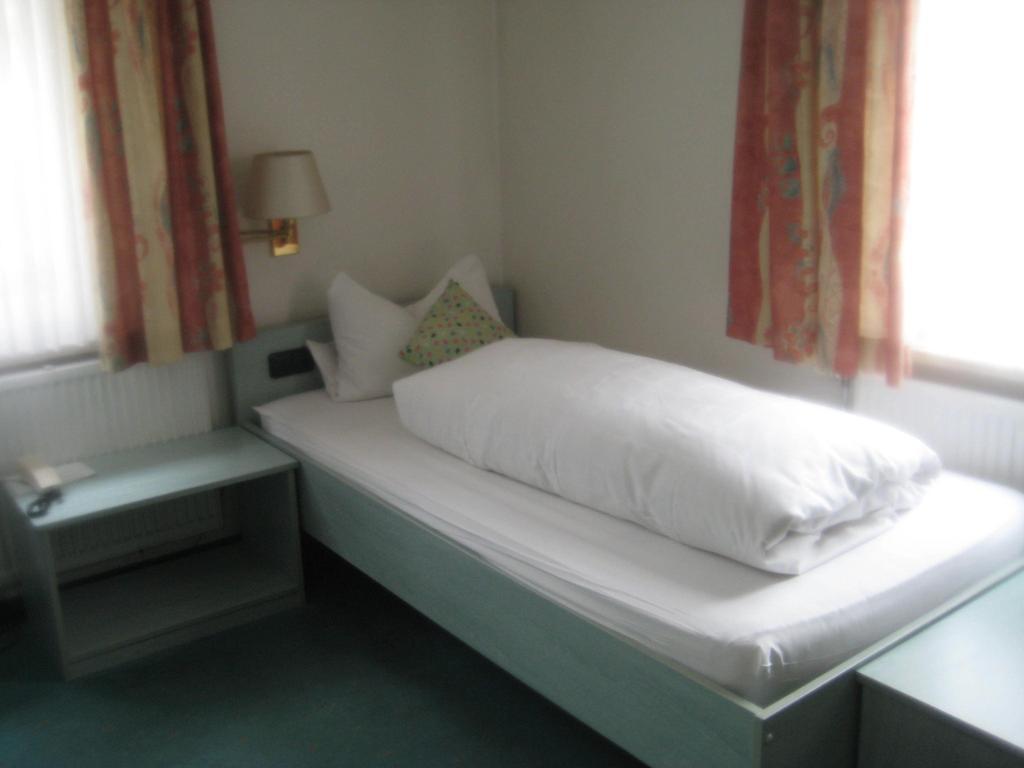 Hotel Deutsches Haus บัดบรึคเคนเนา ห้อง รูปภาพ