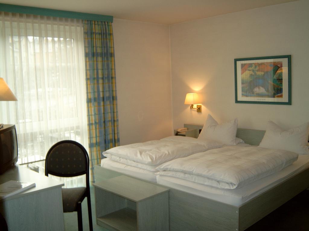 Hotel Deutsches Haus บัดบรึคเคนเนา ห้อง รูปภาพ