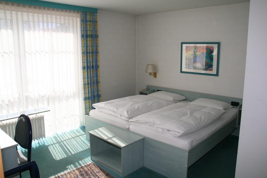 Hotel Deutsches Haus บัดบรึคเคนเนา ห้อง รูปภาพ