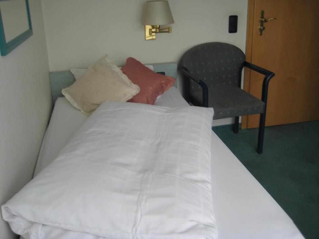 Hotel Deutsches Haus บัดบรึคเคนเนา ห้อง รูปภาพ